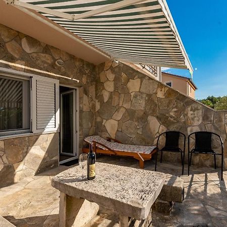 Apartmani Mila Gornji Karin Exterior foto