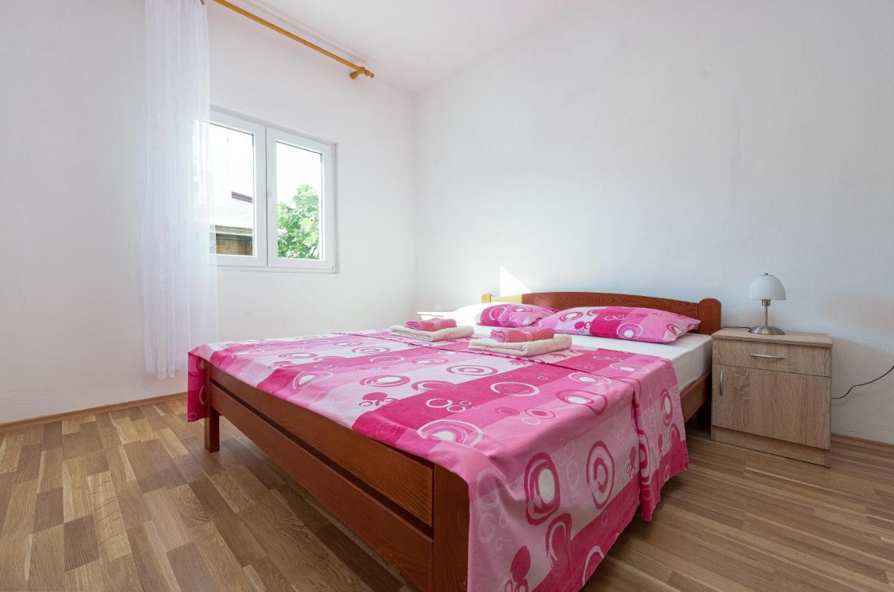 Apartmani Mila Gornji Karin Exterior foto