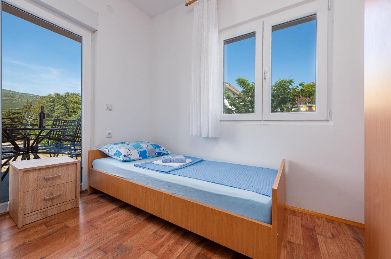 Apartmani Mila Gornji Karin Exterior foto