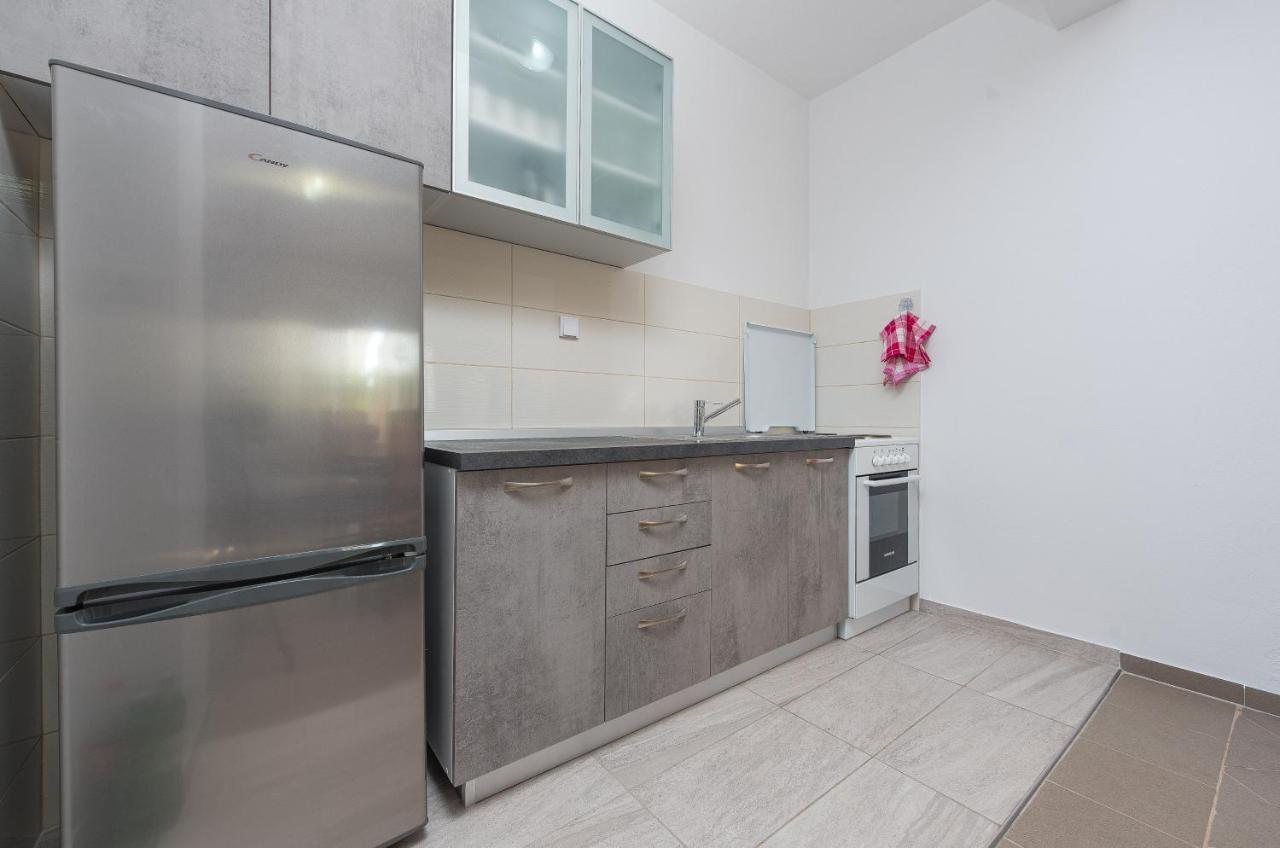 Apartmani Mila Gornji Karin Exterior foto