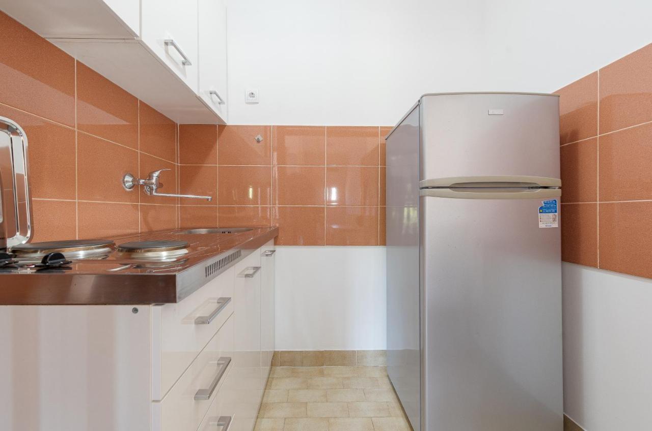 Apartmani Mila Gornji Karin Exterior foto